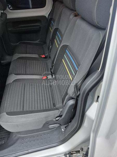 Volkswagen Caddy Prilagođen invalid.