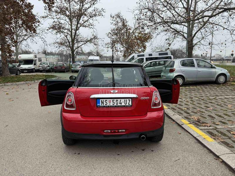 MINI Cooper 