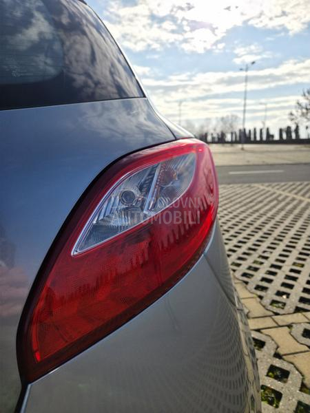 Mazda 2 