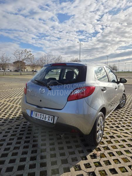 Mazda 2 