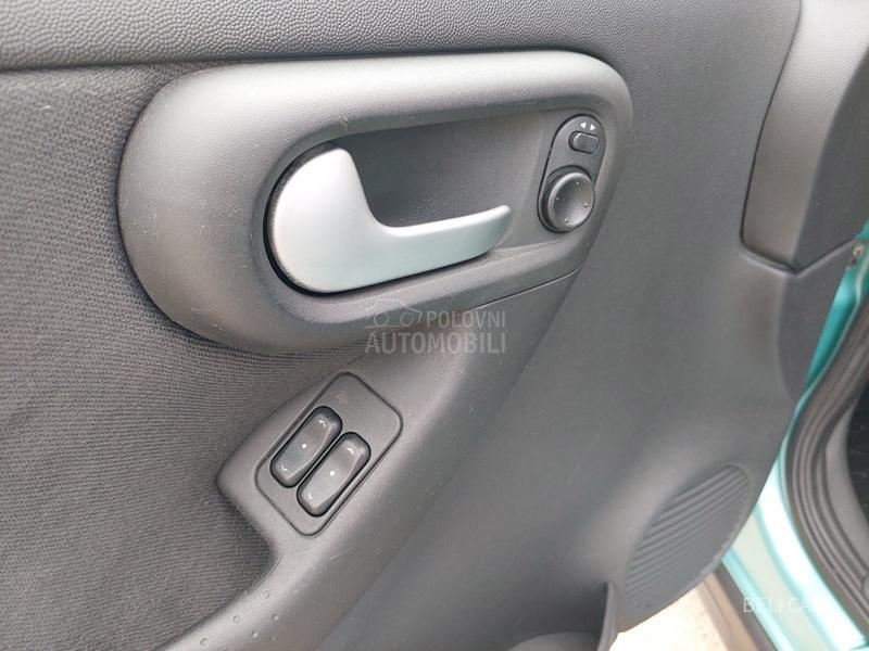 Opel Corsa C REZERVISAN