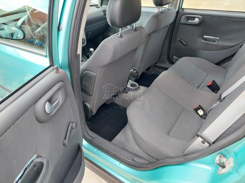 Opel Corsa C REZERVISAN