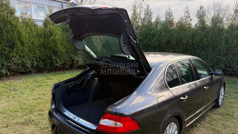 Škoda Superb 2.0TDI/V.SER/SALON
