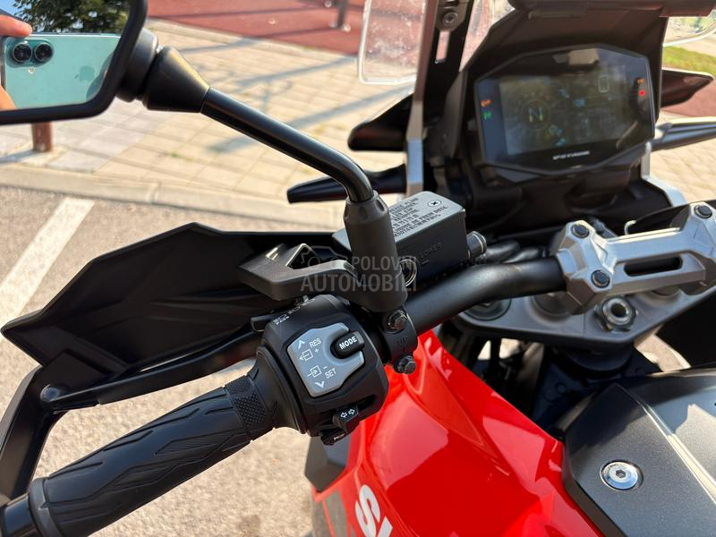Suzuki V Strom 1050 XT