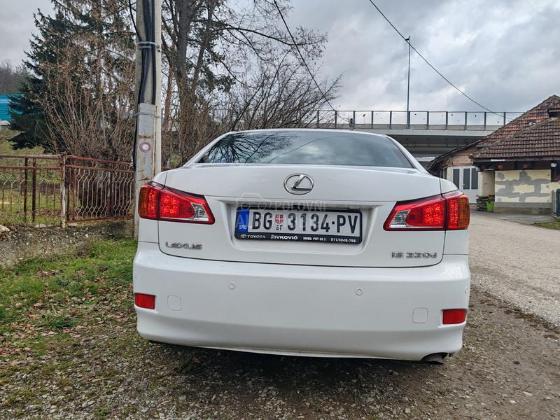 Lexus IS 220 