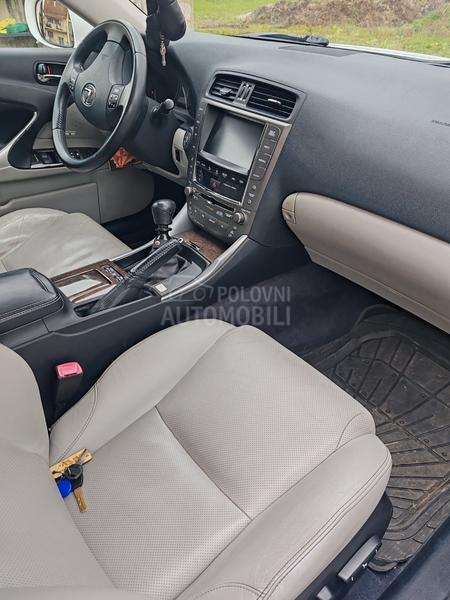 Lexus IS 220 