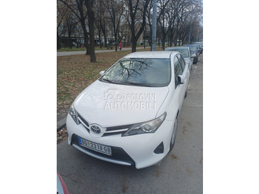 Toyota Auris 1.33 Terra