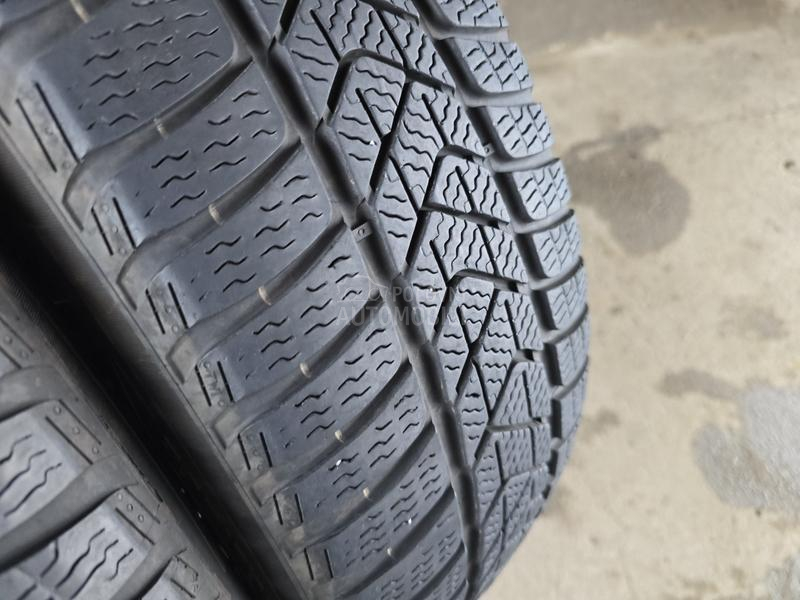 Pirelli 205/60 R16 Zimska