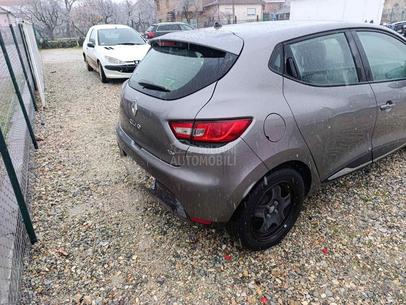 Renault Clio 0.9tce 2012. god. -  kompletan auto u delovima