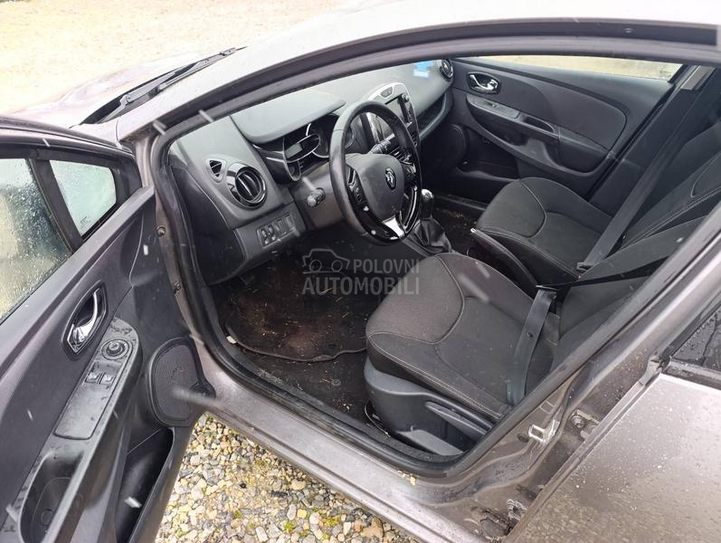 Renault Clio 0.9tce 2012. god. -  kompletan auto u delovima