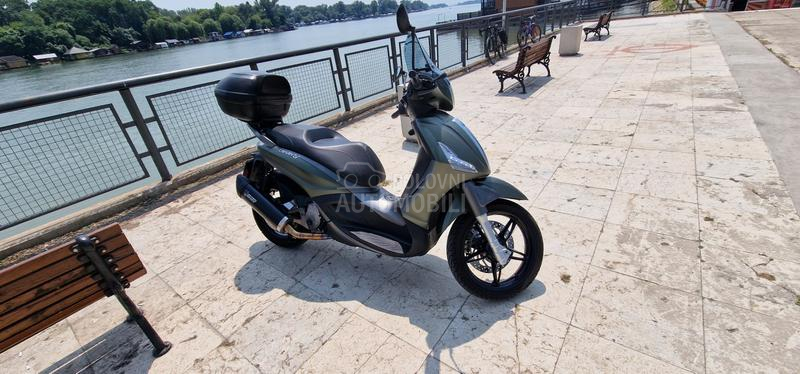 Piaggio Beverly 350
