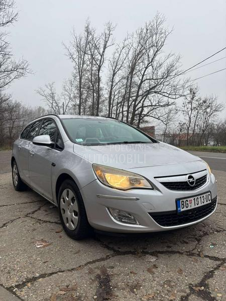Opel Astra J 1.7