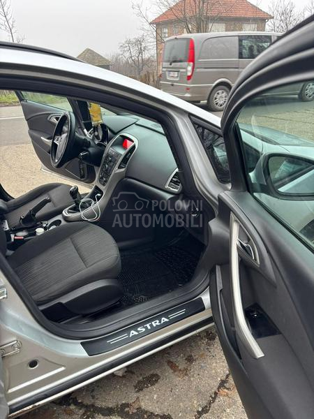 Opel Astra J 1.7