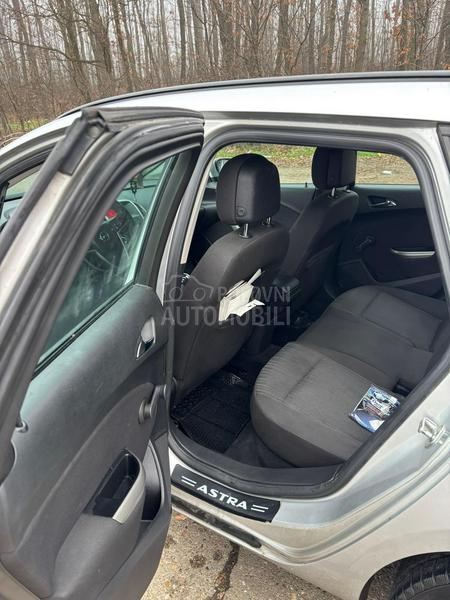Opel Astra J 1.7