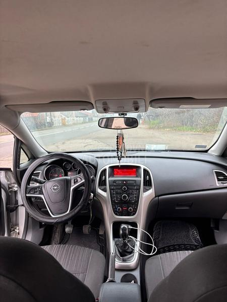 Opel Astra J 1.7