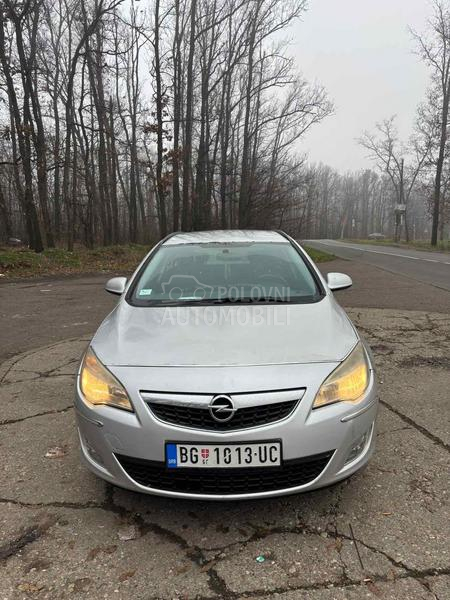 Opel Astra J 1.7