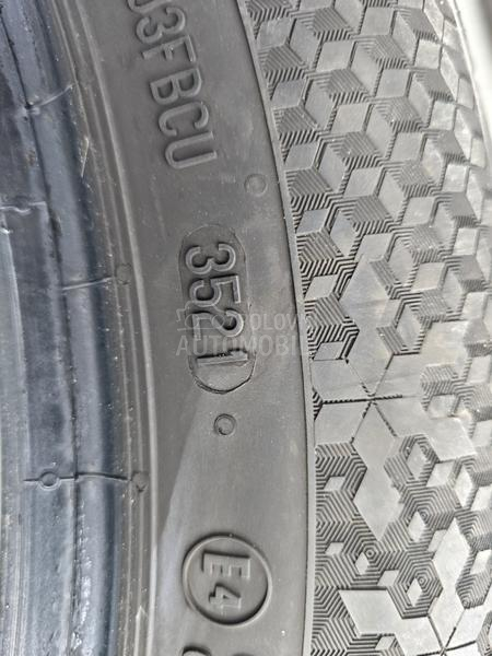 Continental 215/55 R17 Zimska
