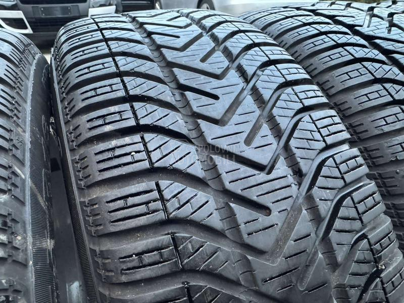 Pirelli 205/55 R16 Zimska