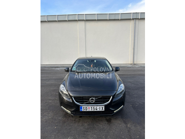 Volvo V40 MOMENTUM D3