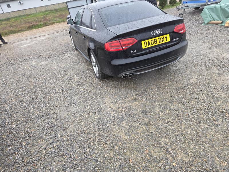 Audi A4 -  kompletan auto u delovima