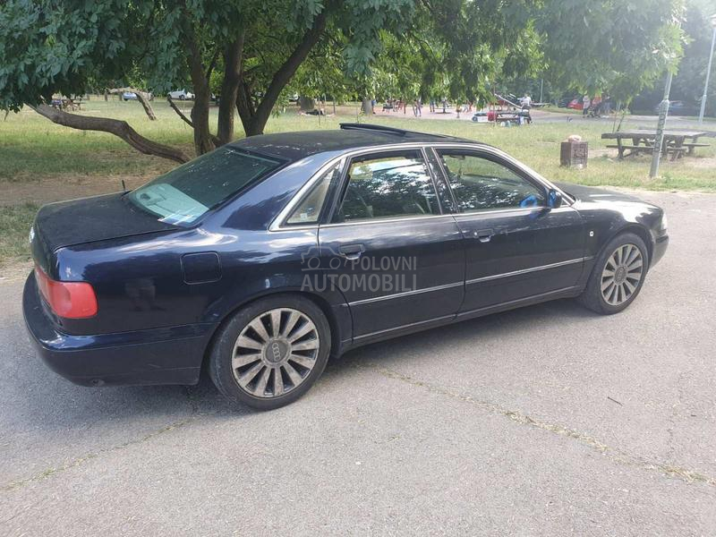 Audi S8 