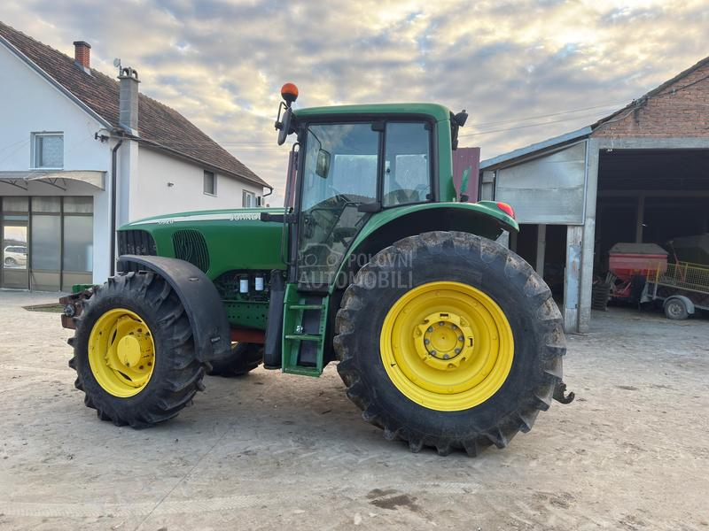 John Deere 6920