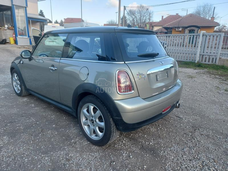 MINI Cooper 1.6