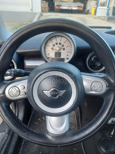 MINI Cooper 1.6