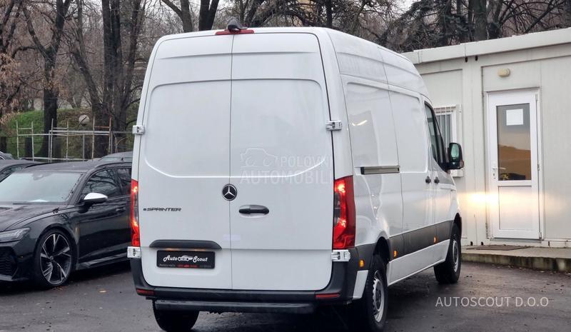 Mercedes Benz Sprinter eSprinter L2H2