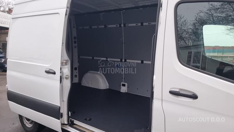 Mercedes Benz Sprinter eSprinter L2H2