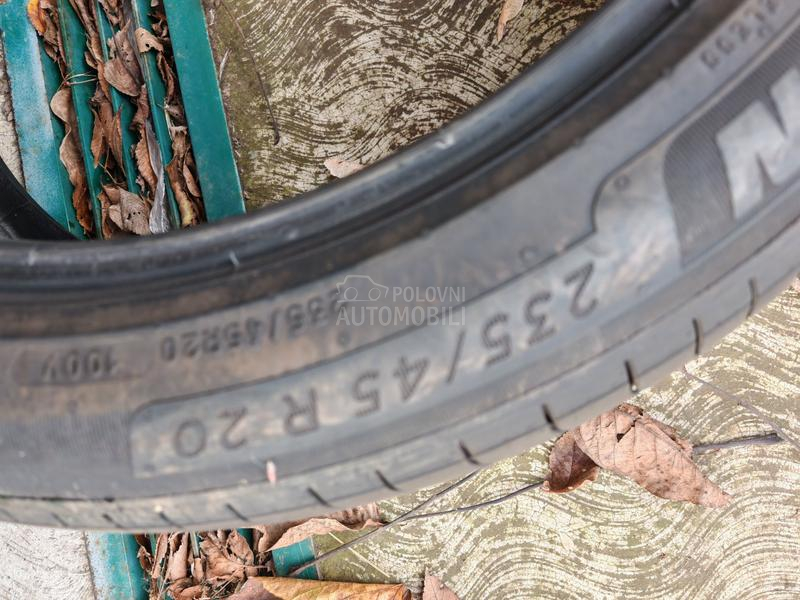 Michelin 235/45 R20 Letnja