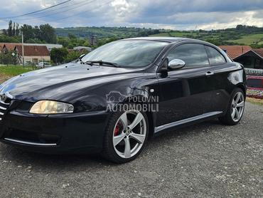 Alfa Romeo GT GT Q2