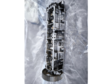 kućište bregaste sa bregastom za Peugeot 308 od 2015. do 2018. god.