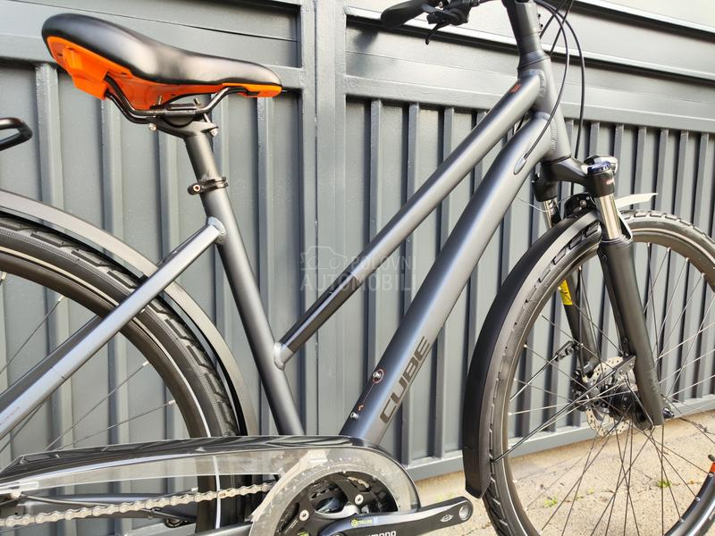 Cube Touring 3x10 full Deore