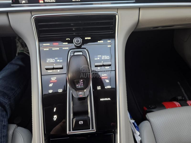 Porsche Panamera 4S E hybrid