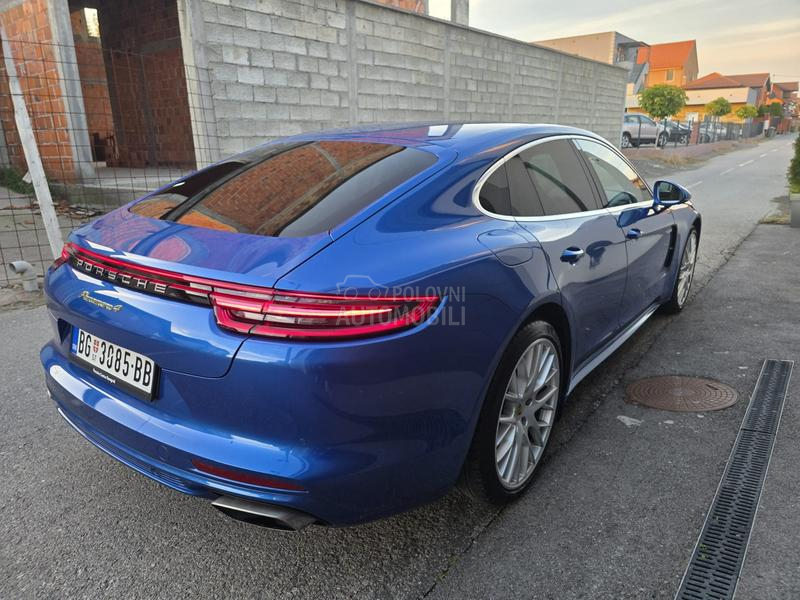 Porsche Panamera 4S E hybrid