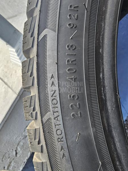 Triangle 225/40 R18 Zimska