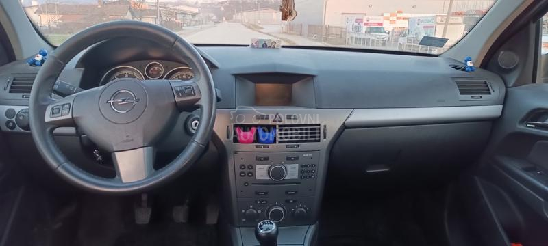 Opel Astra H 