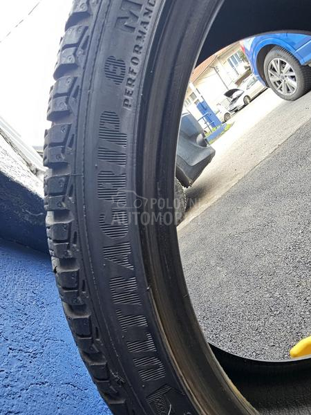 Goodyear 225/40 R18 Zimska