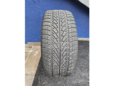 Goodyear 225/40 R18 Zimska