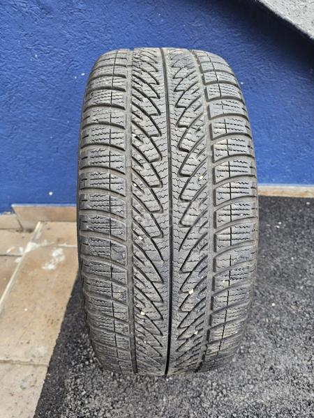 Goodyear 225/40 R18 Zimska