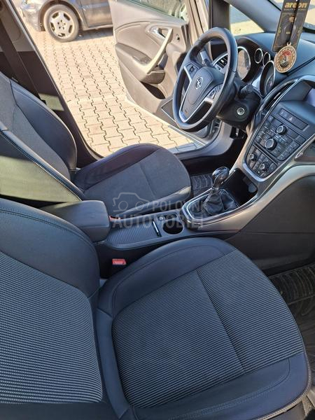 Opel Astra J 1.4 Turbo