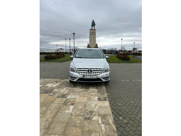 Mercedes Benz B 180 