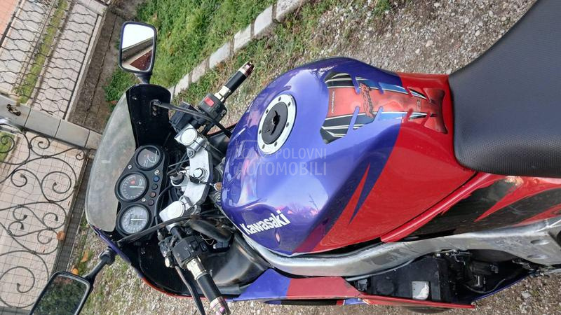 Kawasaki ZX6R