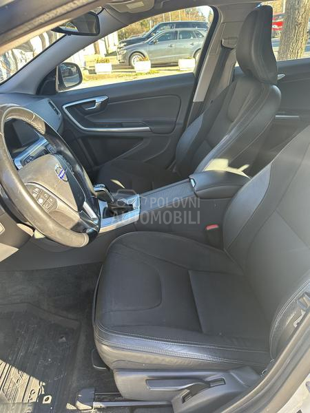 Volvo V60 2.0 D2 EXCLUSIVE