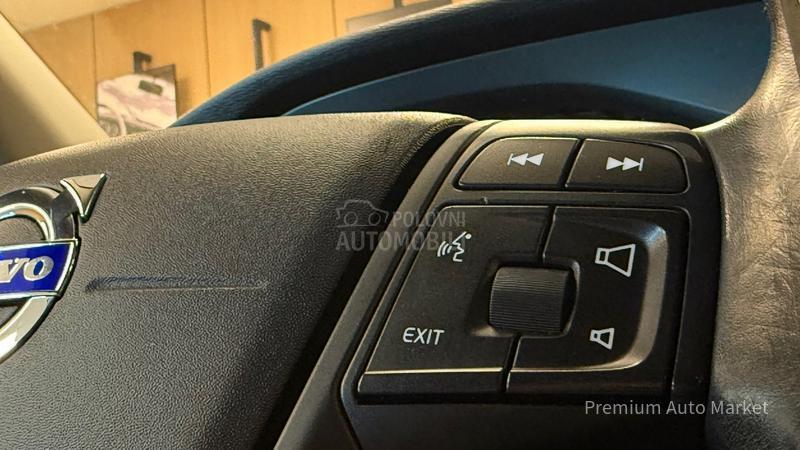 Volvo V40 //1.6 D2//FUL/NOV