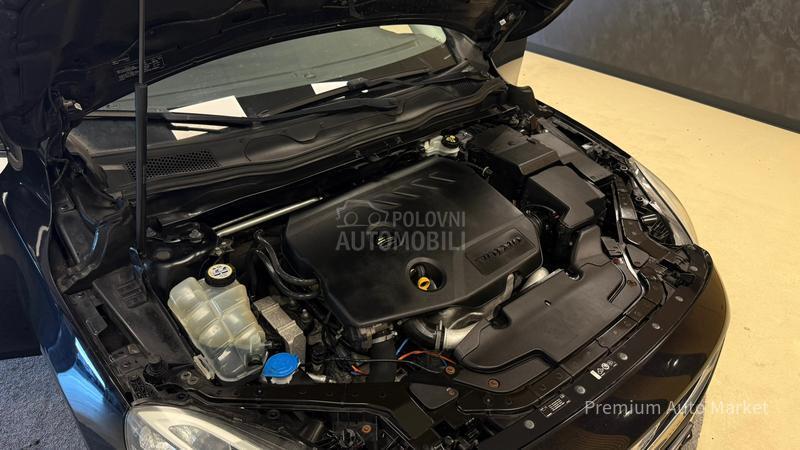 Volvo V40 //1.6 D2//FUL/NOV