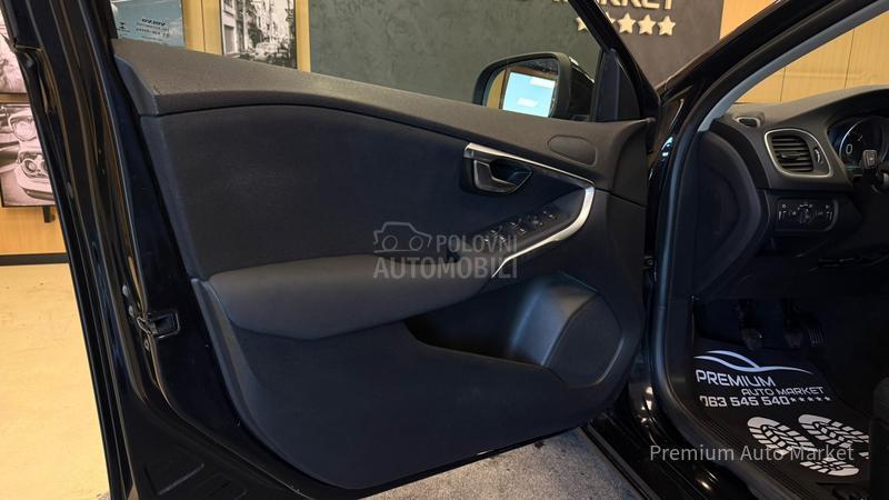Volvo V40 //1.6 D2//FUL/NOV