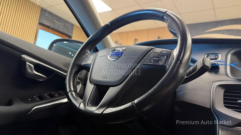 Volvo V40 //1.6 D2//FUL/NOV