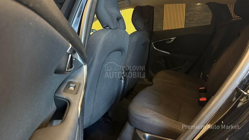 Volvo V40 //1.6 D2//FUL/NOV